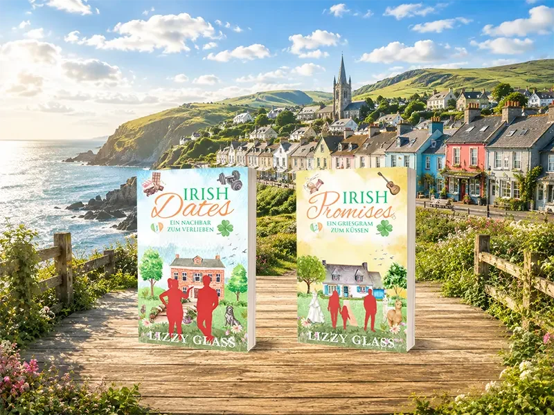 Helle irische Küstenlandschaft mit Kleinstadt und Holzfläche für die Irish-Love-Reihe von Lizzy Glass